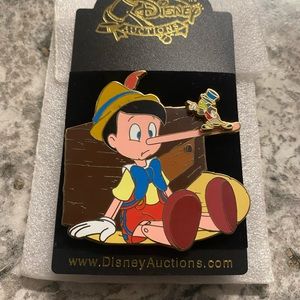 pinocchio and jiminy cricket Sidekicks Disney Auction Pin LE 100. New